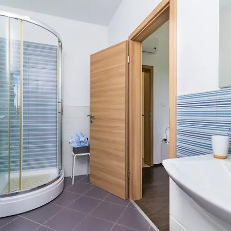 Beeindruckende Mit Beheiztem Privatpool By Interhome Ferienhaus Juršići