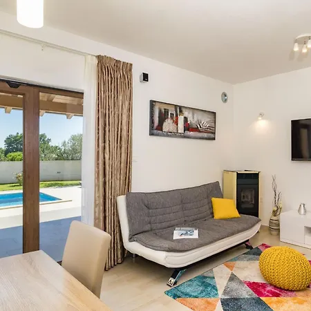 Beeindruckende Mit Beheiztem Privatpool By Interhome Ferienhaus Juršići